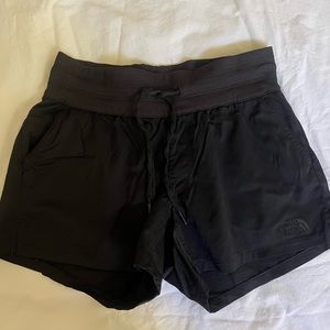 North Face shorts xs